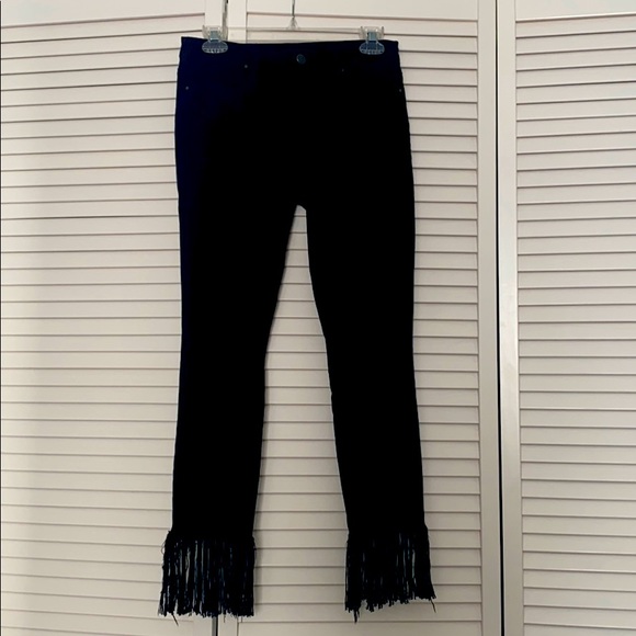 Black jeans with fringe bottoms - Picture 1 of 3